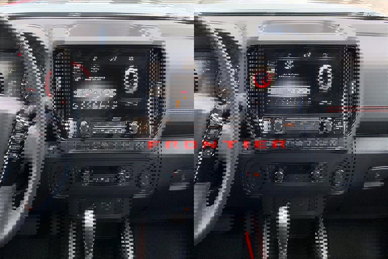 Used 2025 Nissan Frontier Pro-X image 7