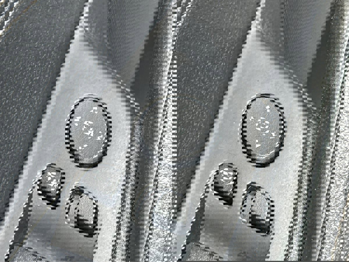 Used 2019 BMW 540i w/ Executive Package image 37