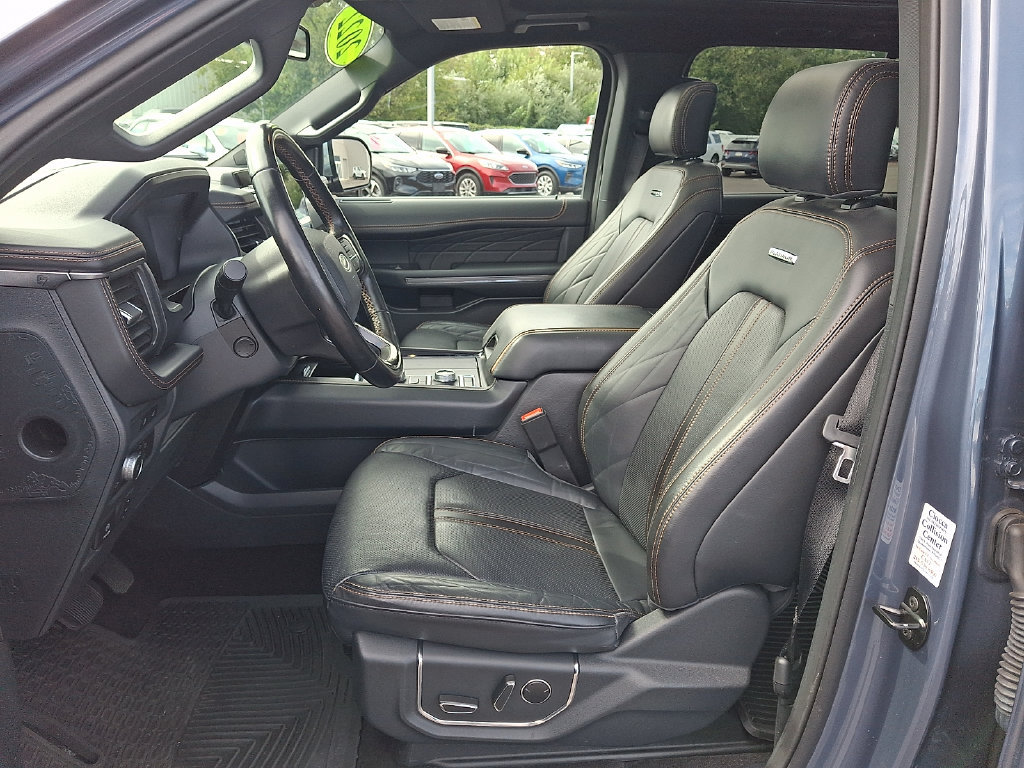 Used 2022 Ford Expedition Platinum AWD/4WD image 17