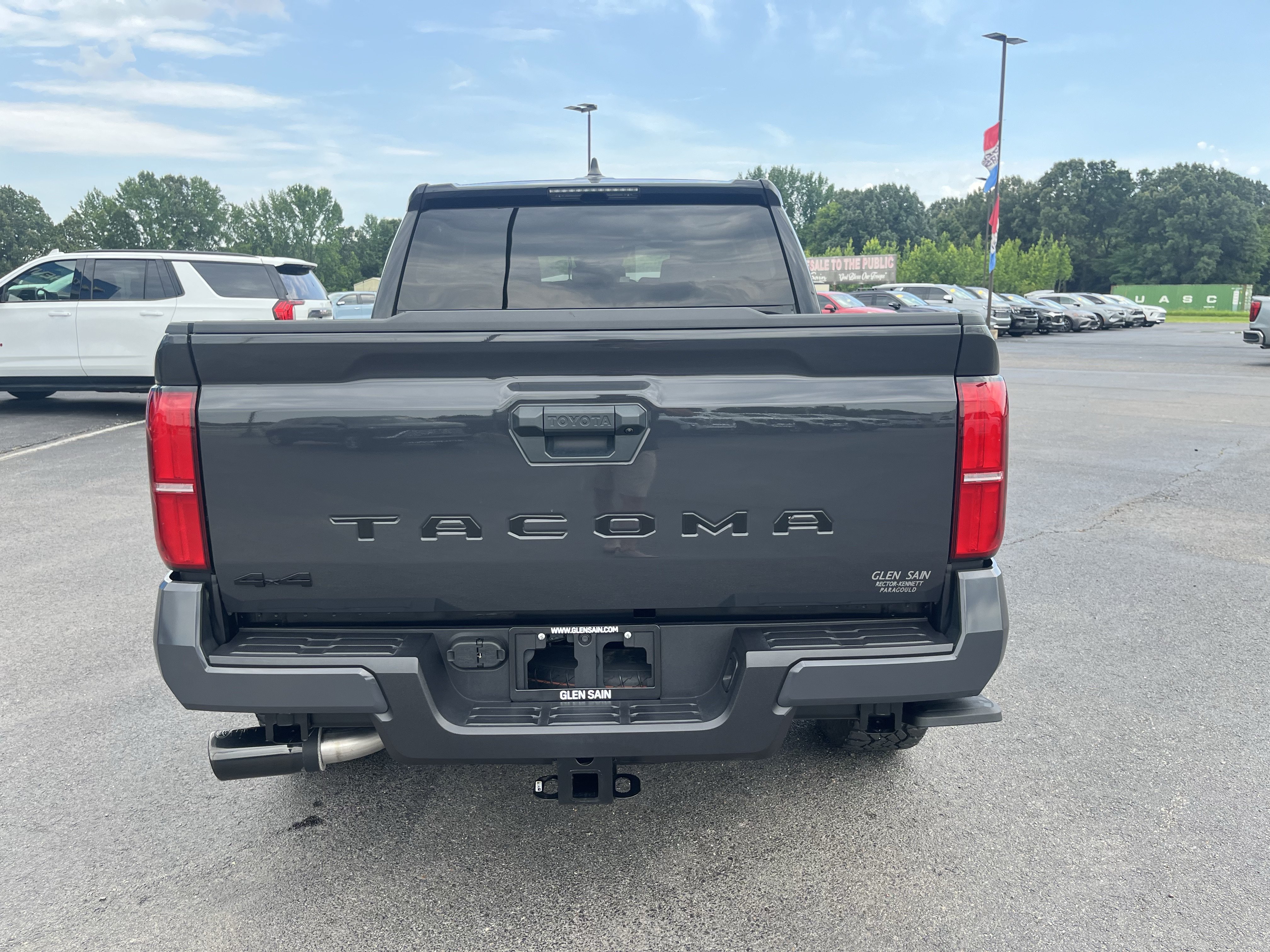 Used 2025 Toyota Tacoma TRD Sport AWD/4WD image 7