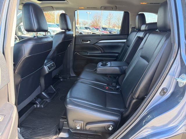 Used 2018 Toyota Highlander XLE image 31