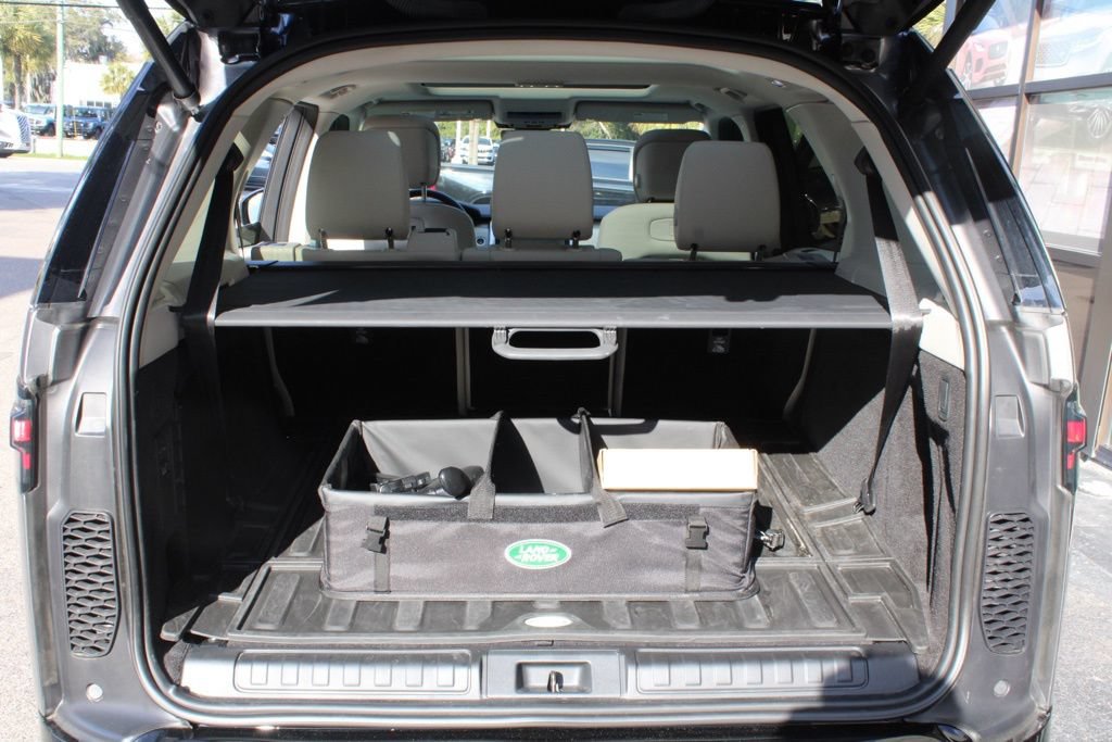Certified 2025 Land Rover Discovery Dynamic SE AWD/4WD image 43