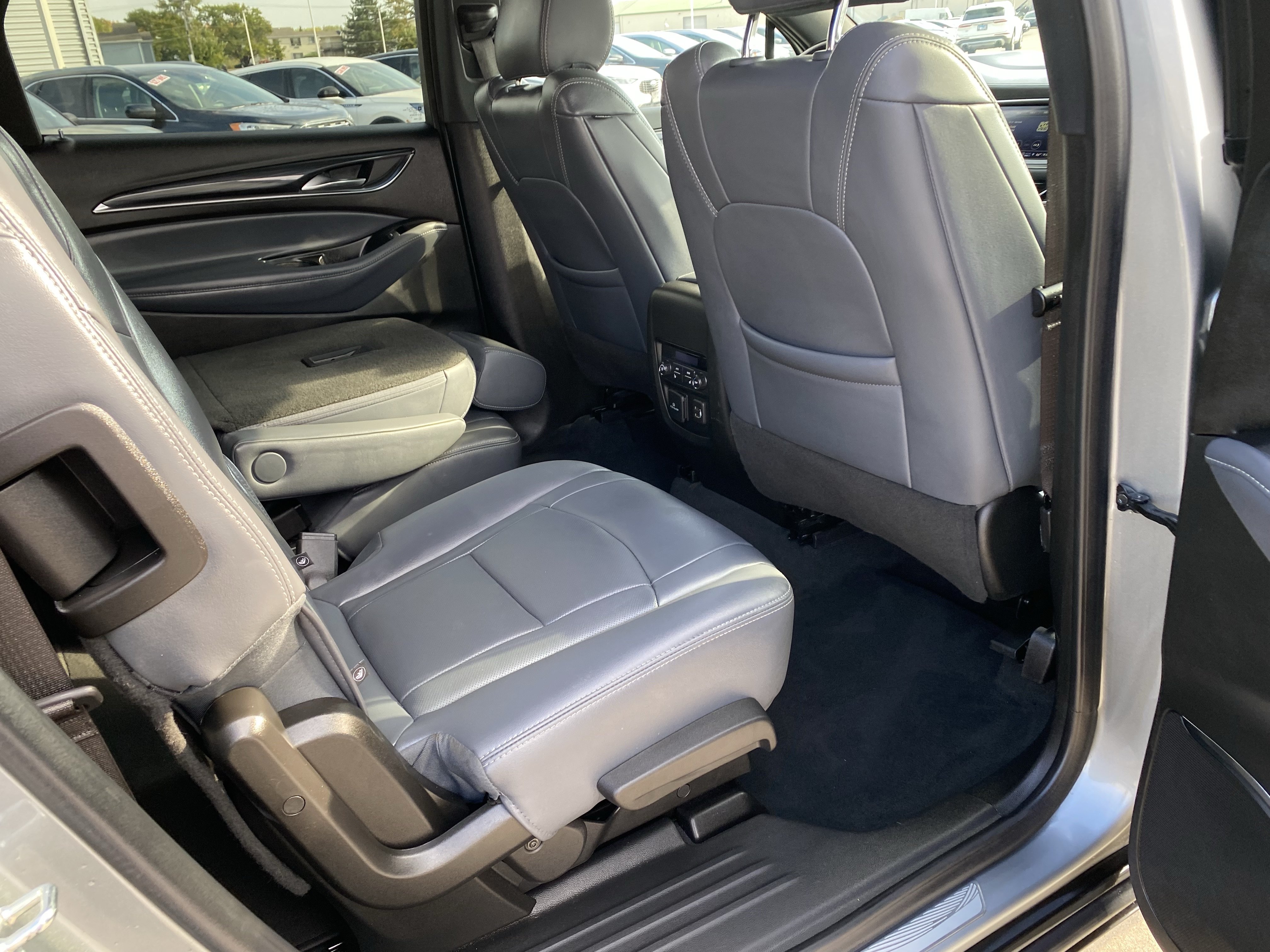 Used 2024 Buick Enclave Premium FWD image 12