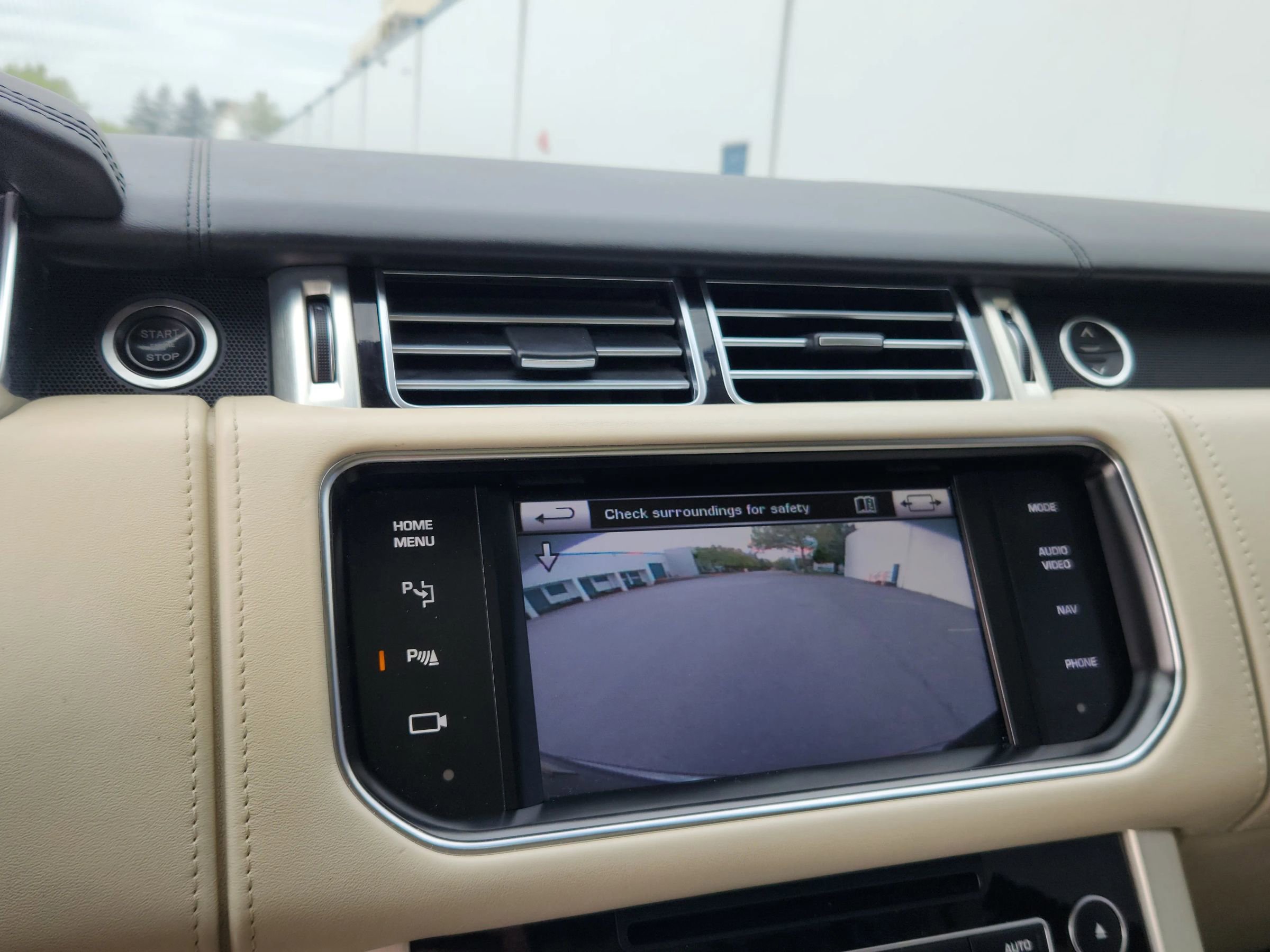 Used 2014 Land Rover Range Rover Autobiography AWD/4WD image 16