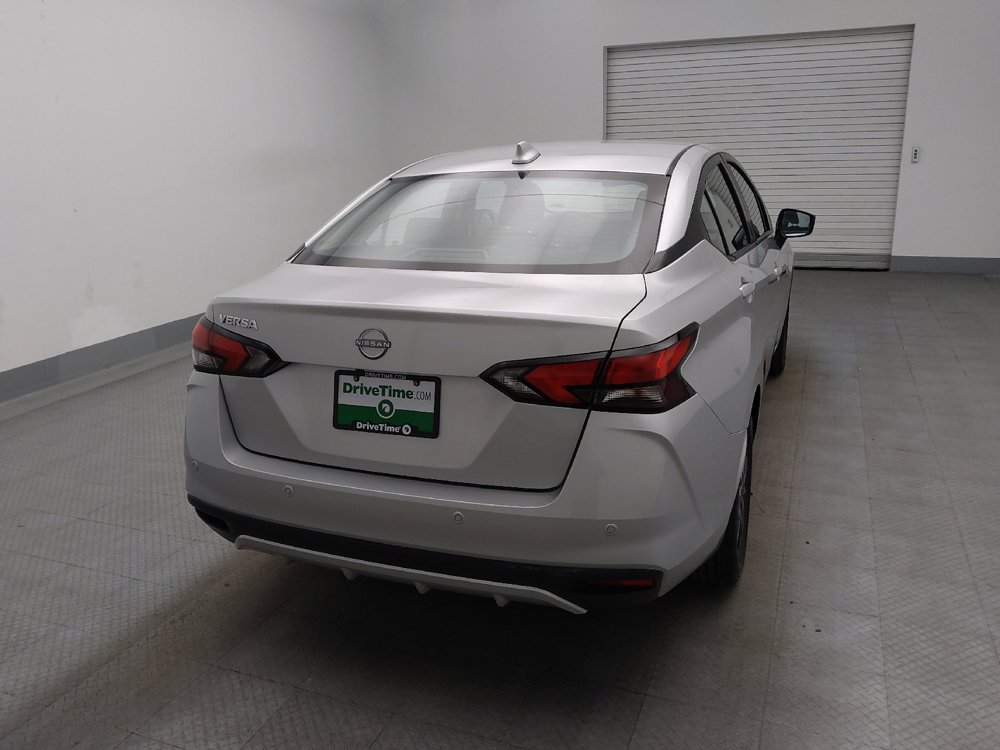 Used 2025 Nissan Versa SV FWD image 7