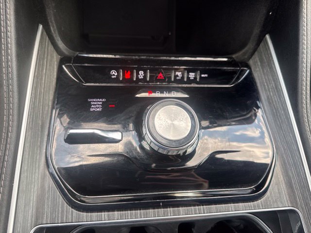 Used 2024 Jeep Wagoneer L Series II AWD/4WD image 25