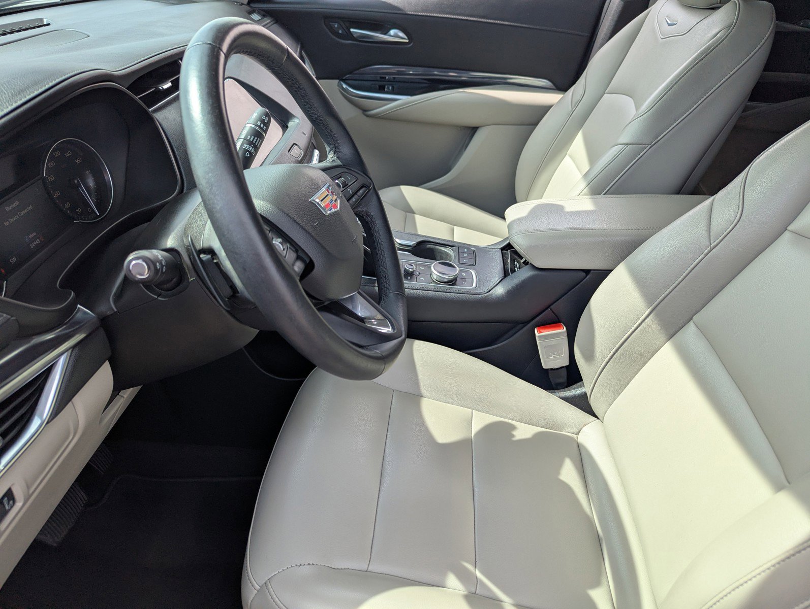 Used 2019 Cadillac XT4 Luxury image 11