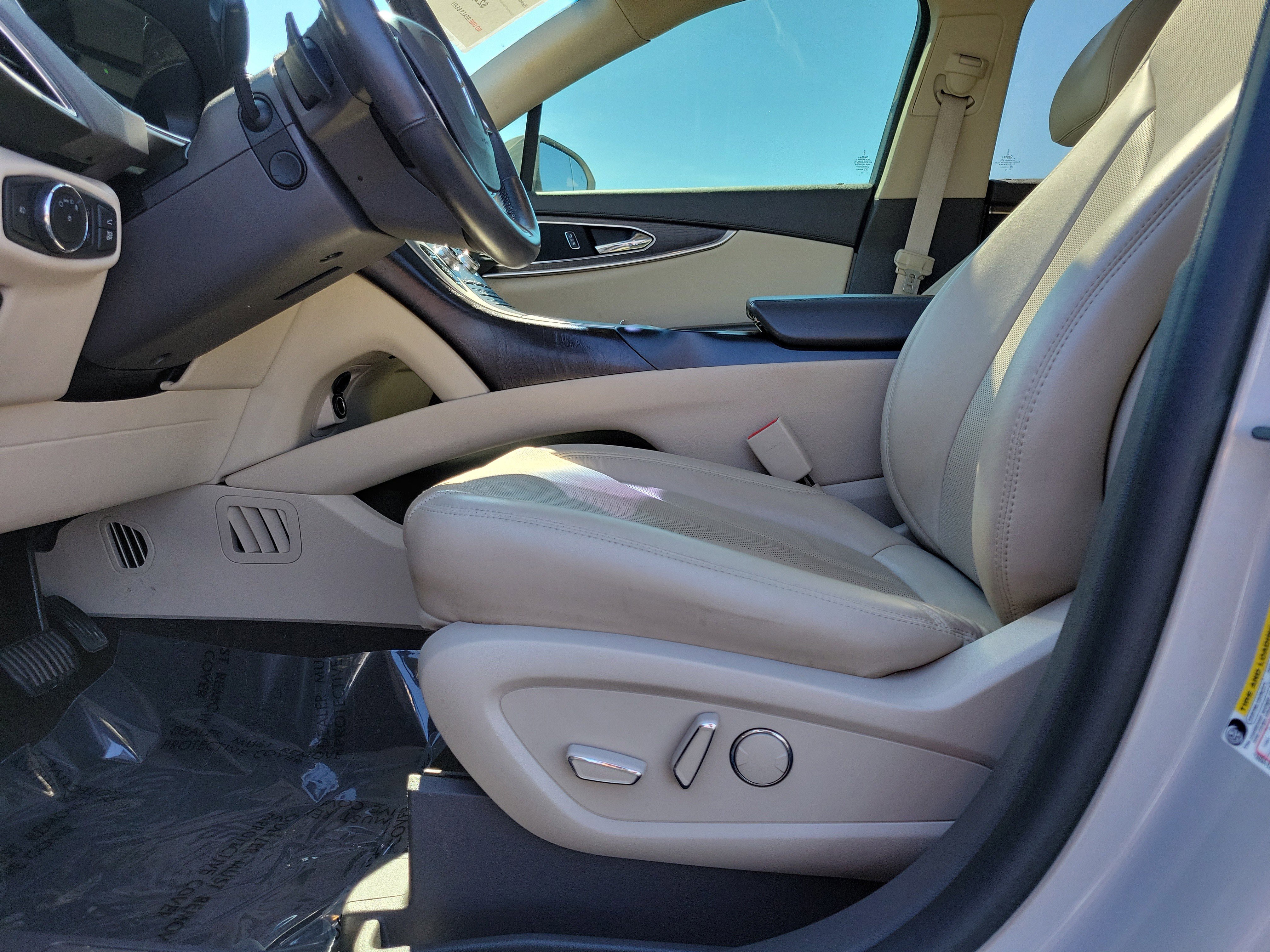 Used 2019 Lincoln Nautilus Reserve image 16