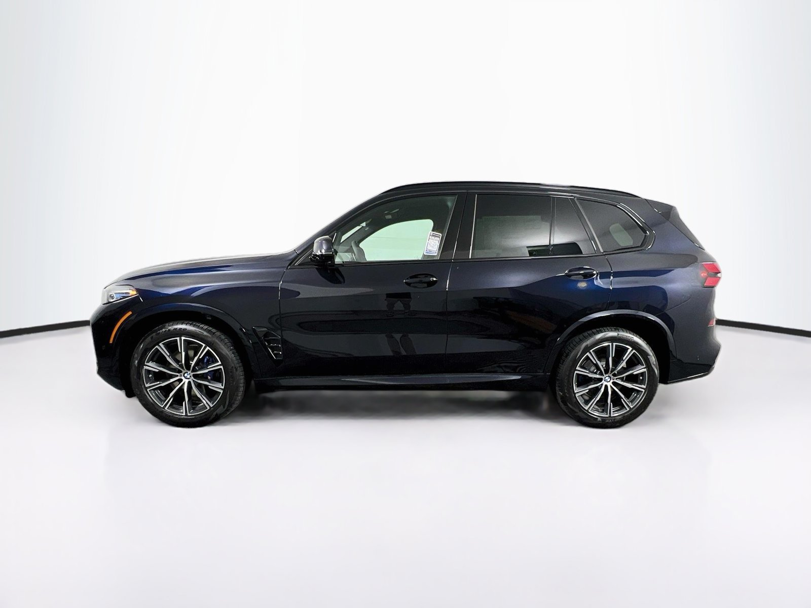 Used 2026 BMW X5 xDrive40i w/ M Sport Package AWD/4WD image 4