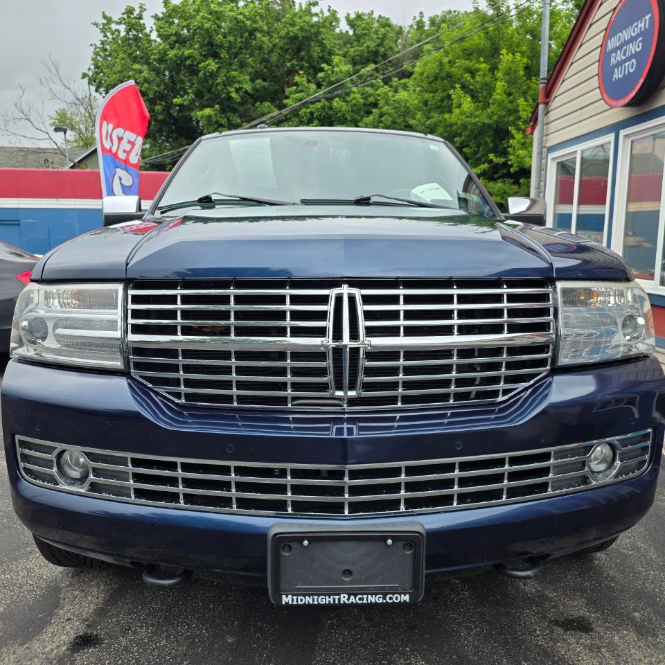 Used 2014 Lincoln Navigator 4WD image 3