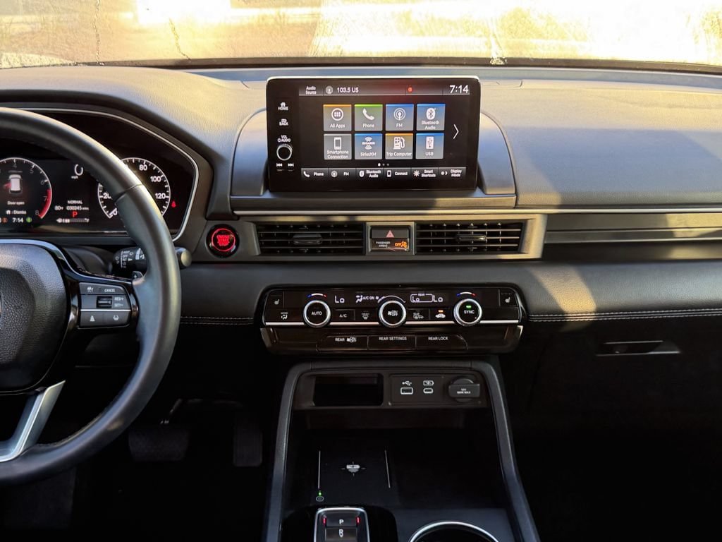 Used 2025 Honda Pilot EX-L image 15