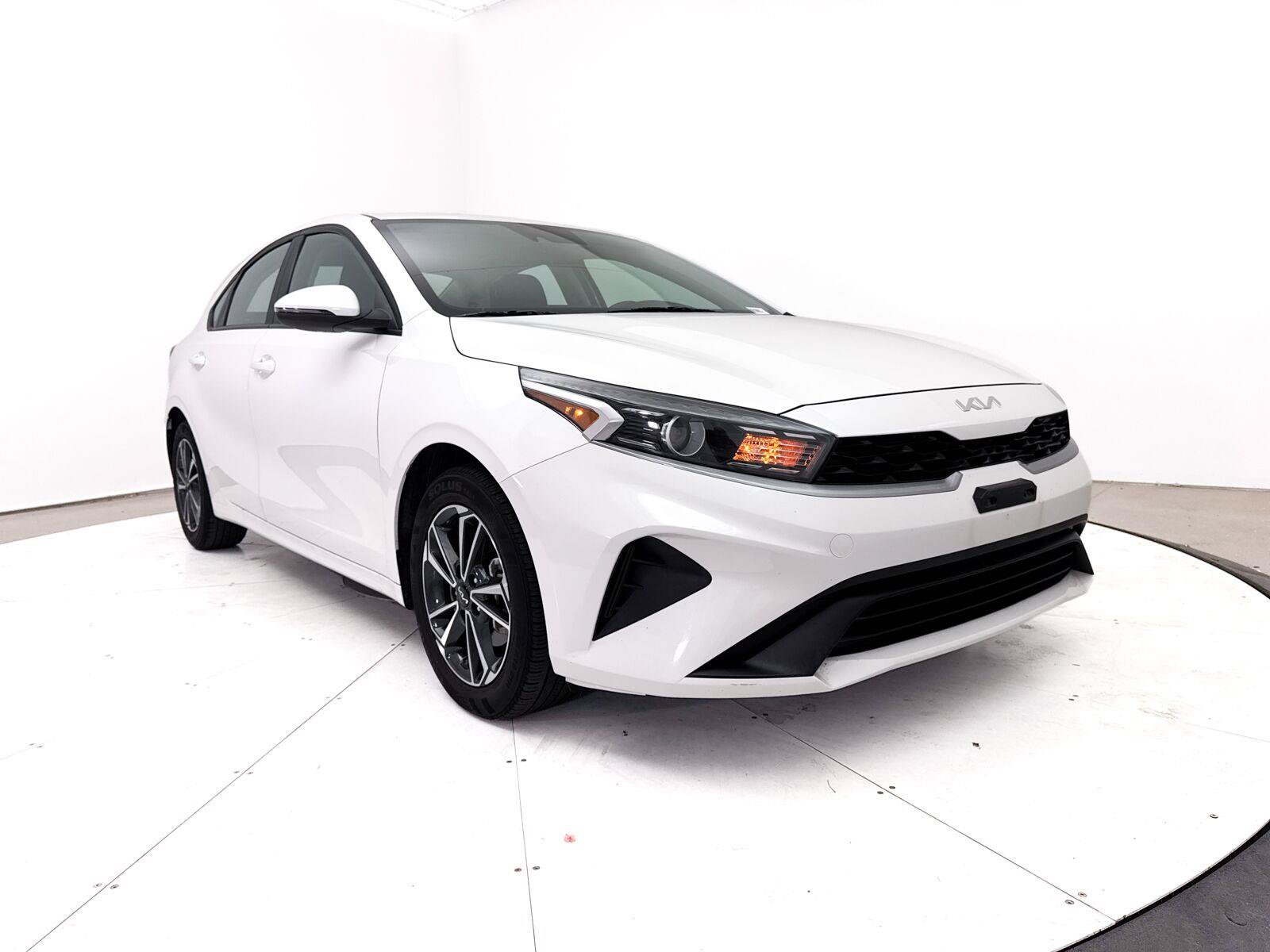 Used 2022 Kia Forte LXS w/ LXS Technology Package FWD image 11