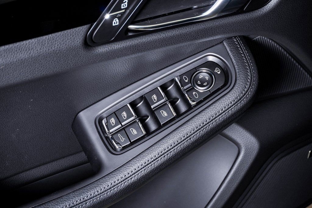 New 2026 Porsche Macan image 26