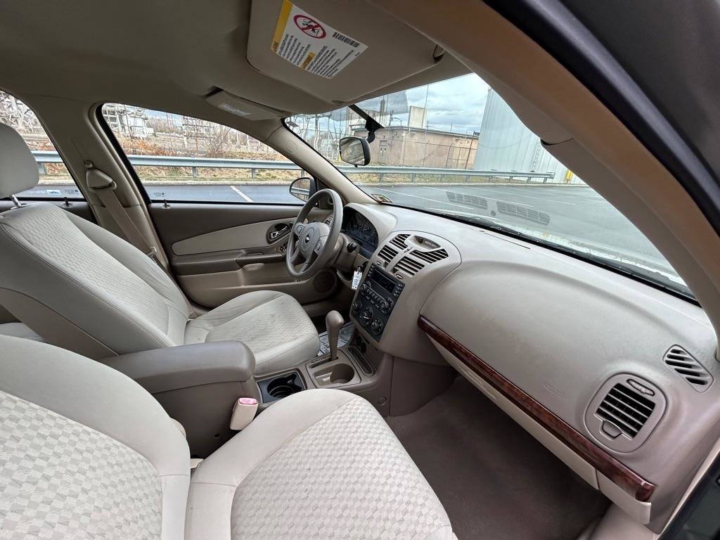 Used 2005 Chevrolet Malibu w/ Preferred Equipment Group image 37