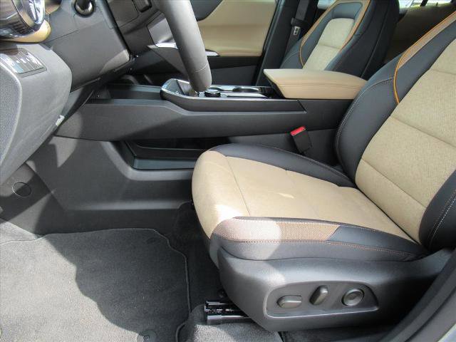 New 2026 Chevrolet Equinox ACTIV w/ Convenience Package III image 17