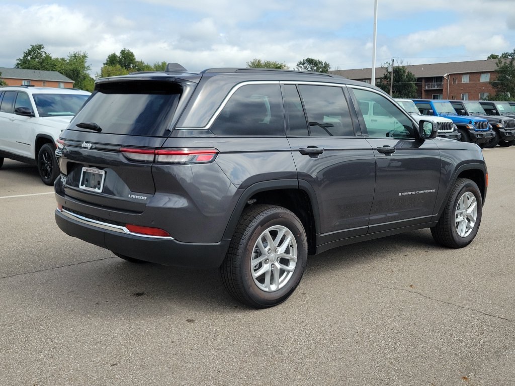 New 2026 Jeep Grand Cherokee Laredo X AWD/4WD image 4