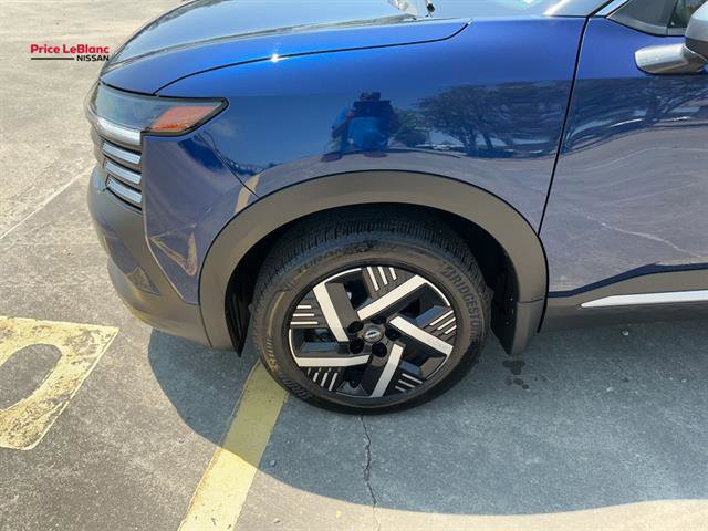 Used 2025 Nissan Kicks SV image 15