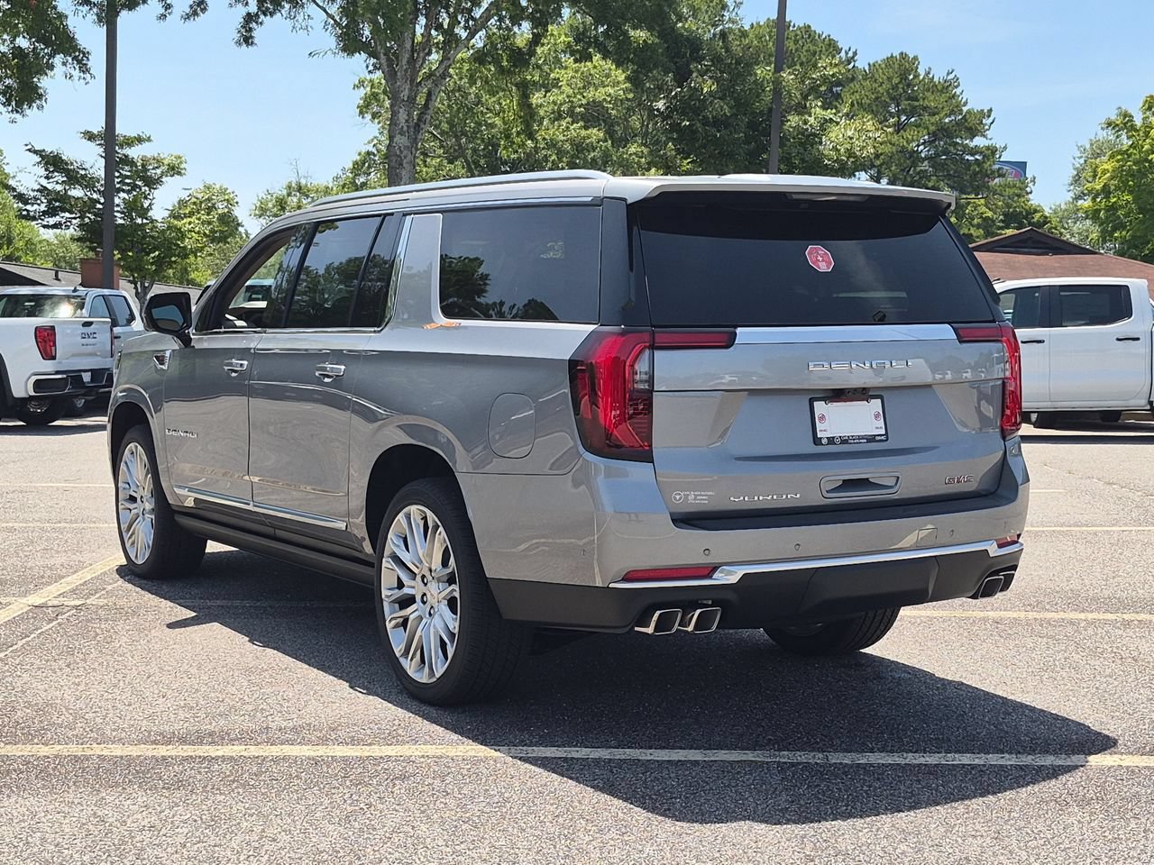 New 2026 GMC Yukon XL Denali w/ Denali Reserve Package AWD/4WD image 6