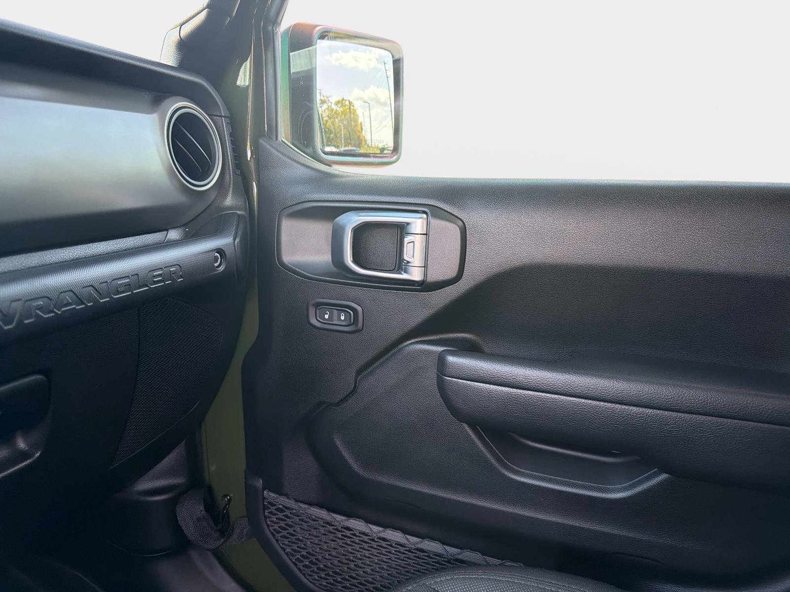 Used 2022 Jeep Wrangler Unlimited Sport AWD/4WD image 22