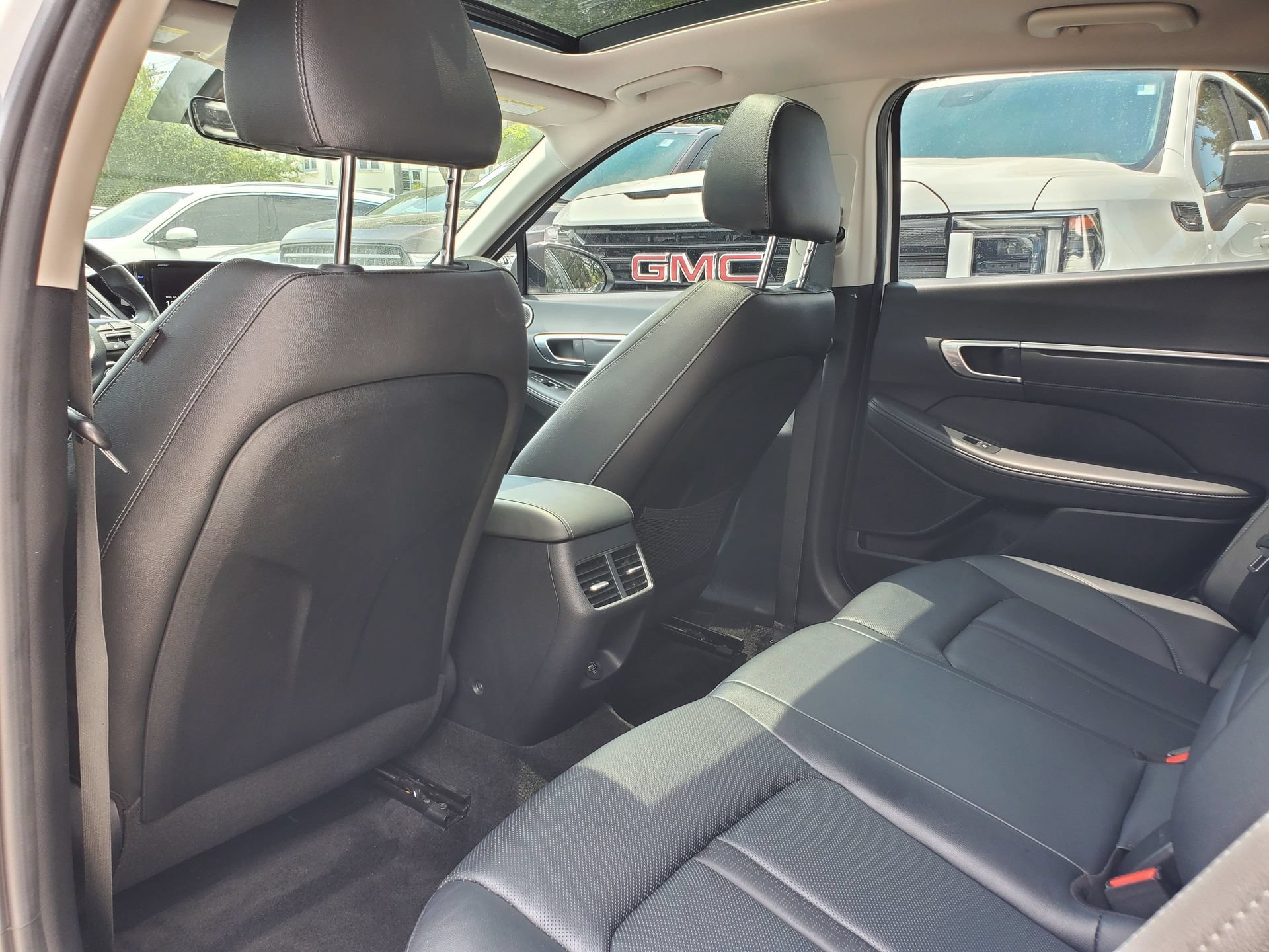 Used 2023 Hyundai Sonata Limited FWD image 9