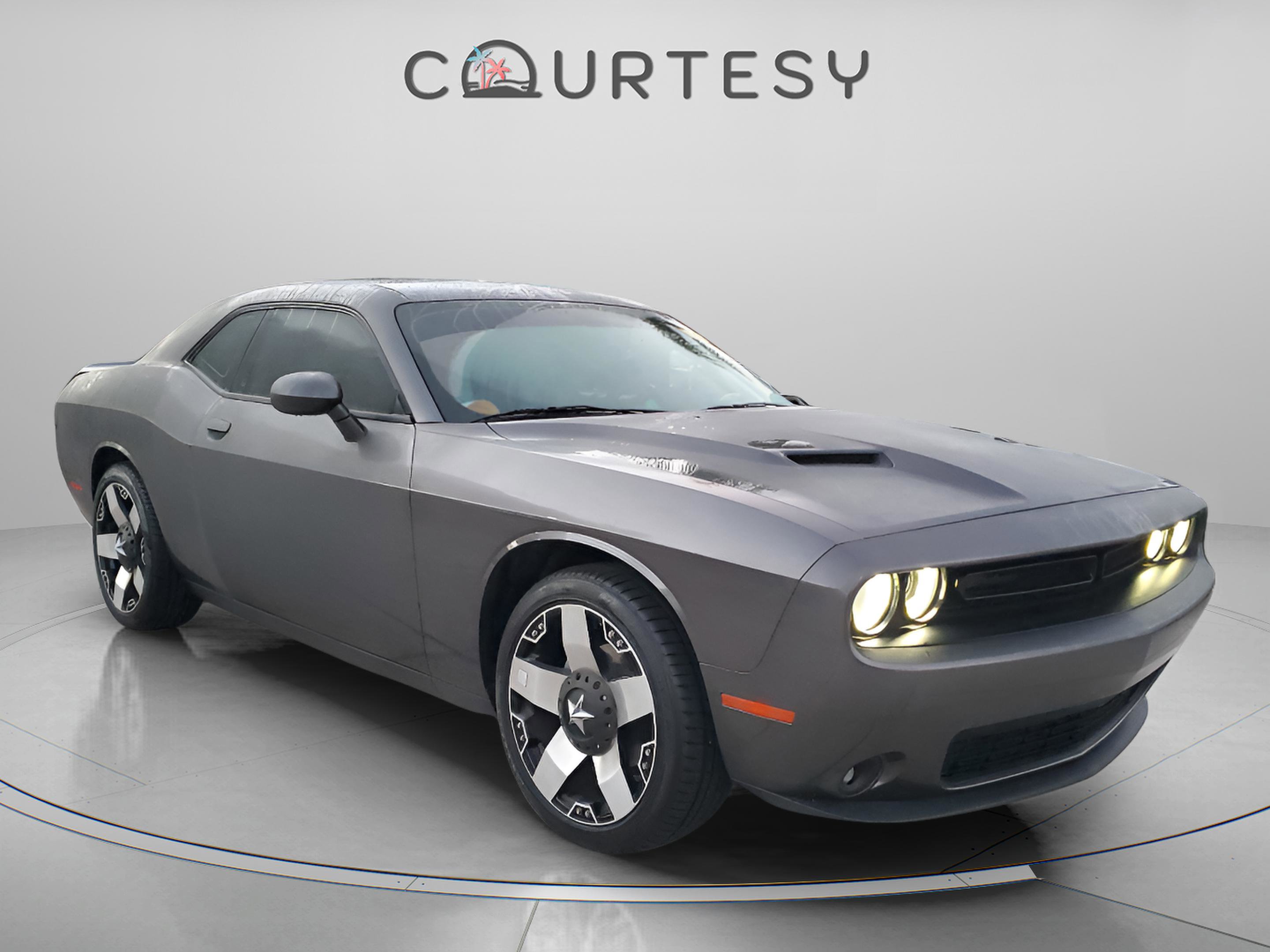 Certified 2022 Dodge Challenger SXT w/ Blacktop Package image 5
