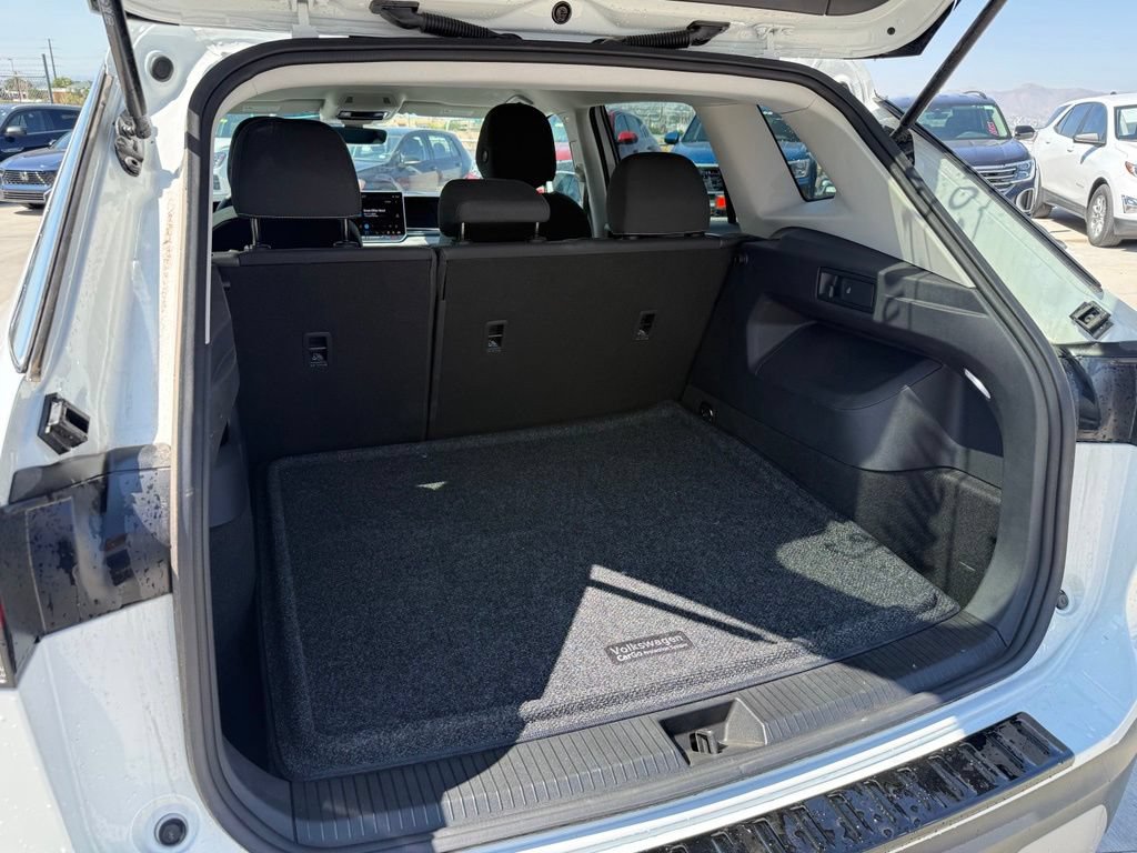 Certified 2025 Volkswagen Tiguan S FWD image 11