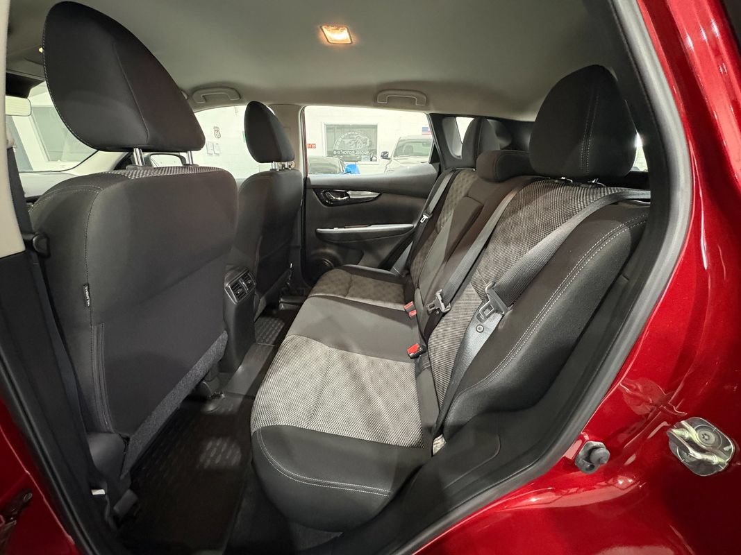 Used 2019 Nissan Rogue Sport SV AWD/4WD image 32