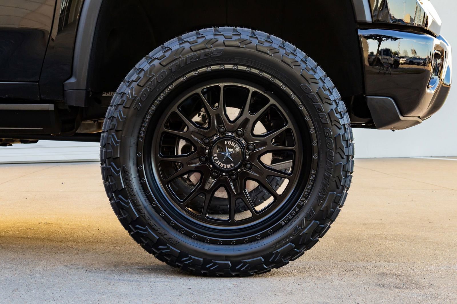 Used 2024 Chevrolet Silverado 2500 LTZ w/ LTZ Plus Package image 12