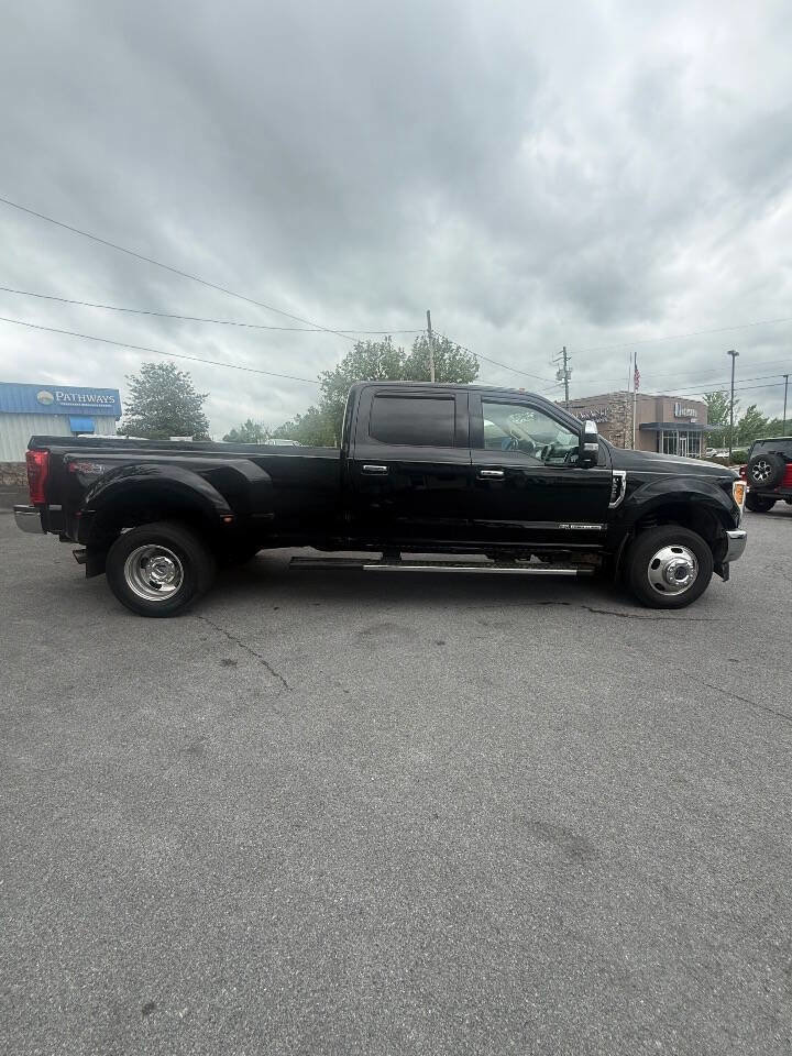 Used 2017 Ford F350 Lariat w/ Lariat Ultimate Package AWD/4WD image 6
