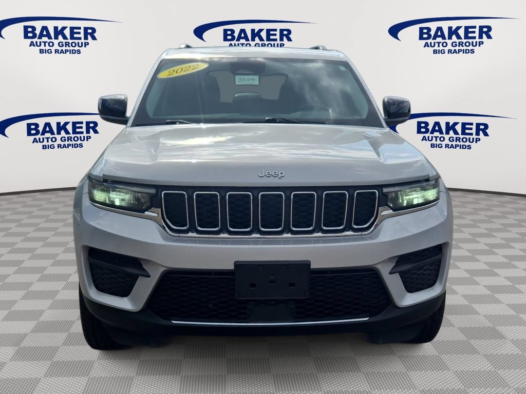 Used 2022 Jeep Grand Cherokee Laredo w/ Luxury Tech Group I AWD/4WD image 9