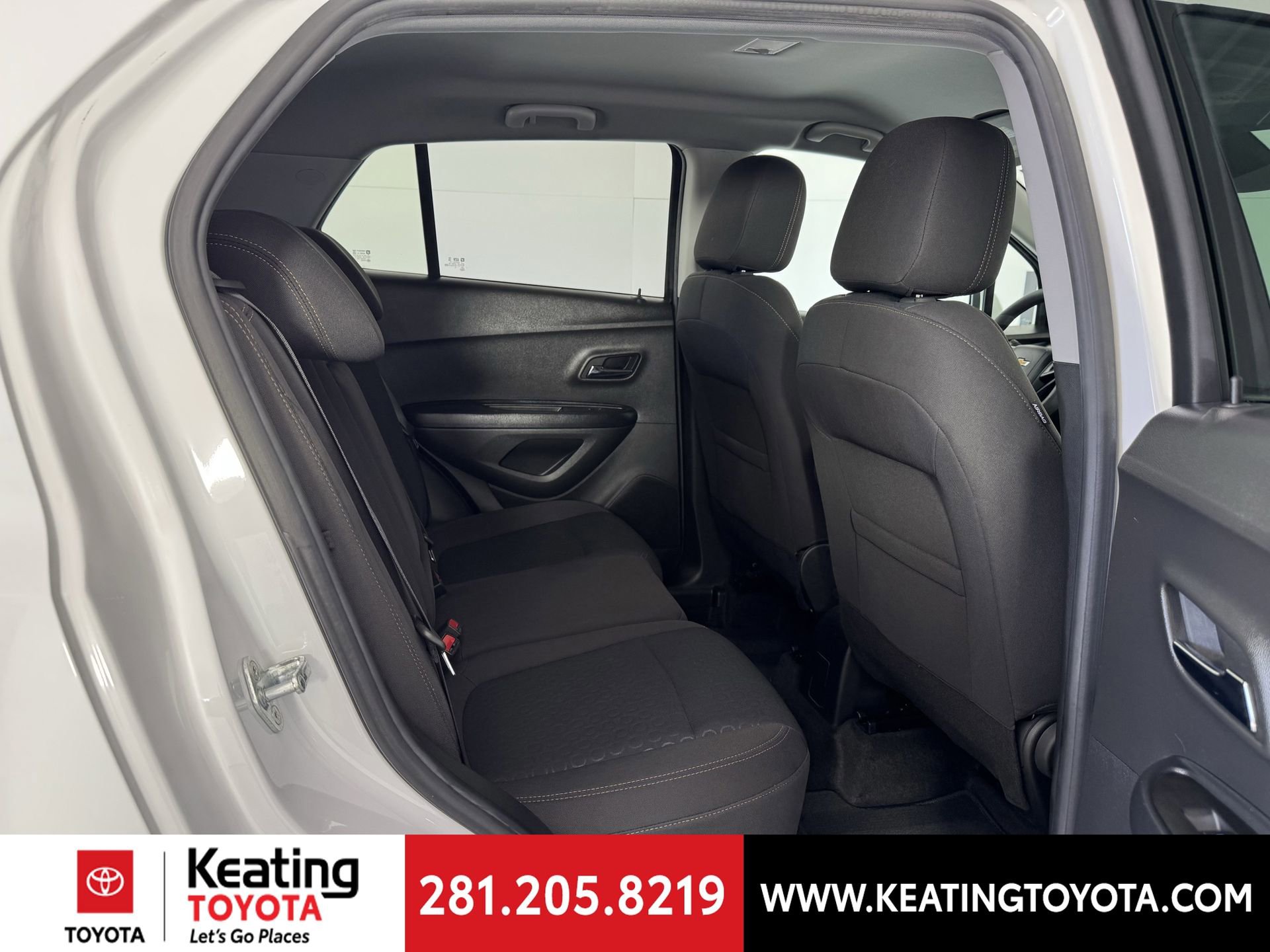 Used 2022 Chevrolet Trax LS w/ Tint and Cruise Package image 18