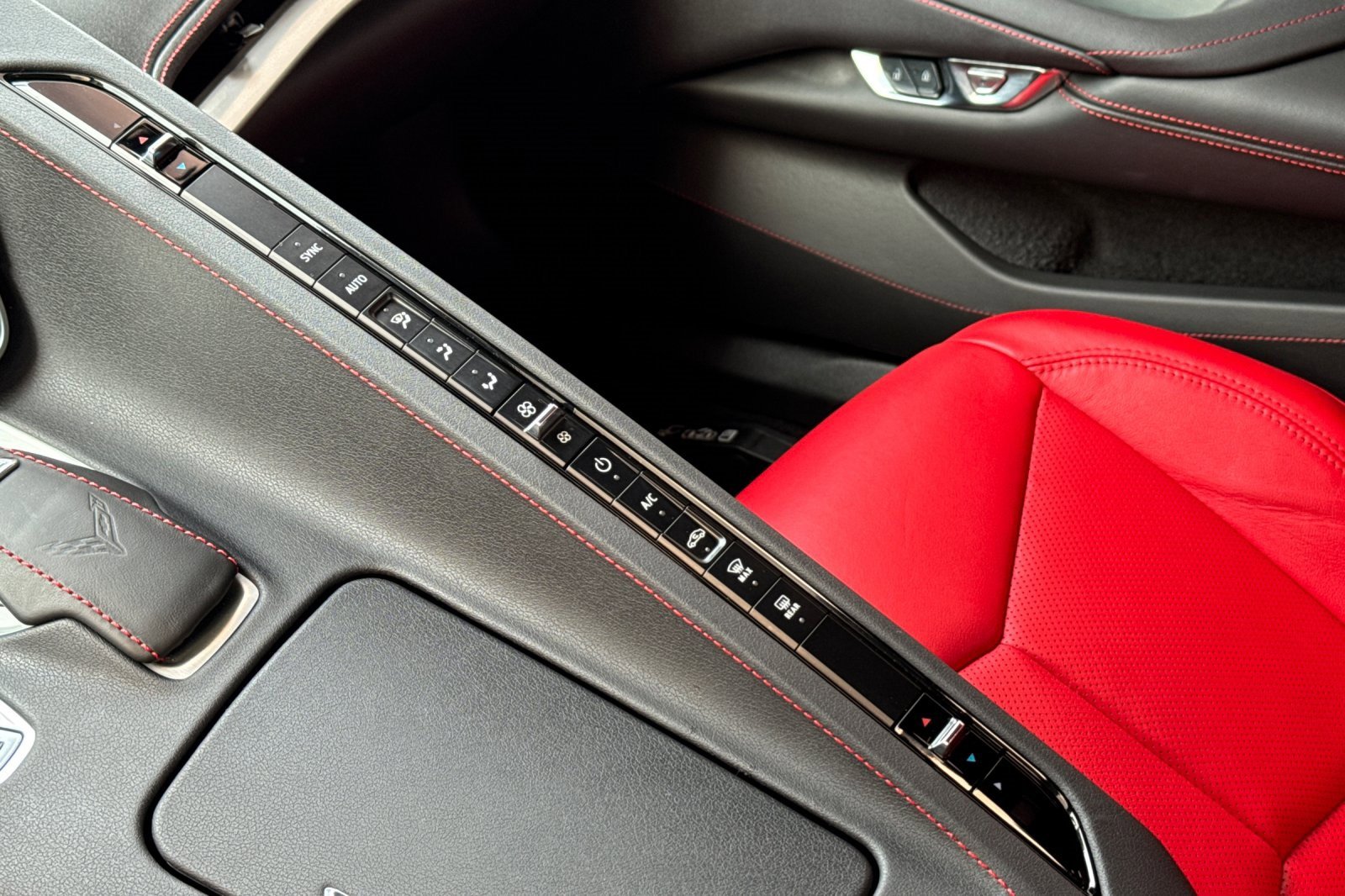 Used 2023 Chevrolet Corvette Stingray Coupe w/ 1LT image 17