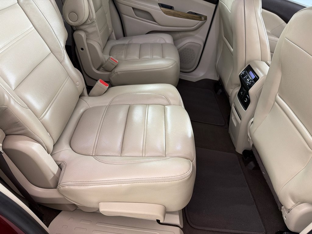 Used 2017 GMC Acadia Denali w/ Technology Package FWD image 24