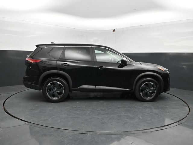 Used 2025 Nissan Rogue SV AWD/4WD image 10
