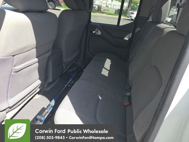 Used 2016 Nissan Frontier SV w/ SV Value Truck Package RWD image 9