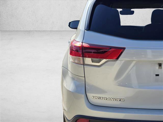 Used 2017 Toyota Highlander XLE image 10
