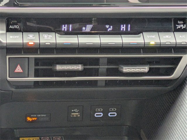 Used 2025 Toyota Camry SE image 23