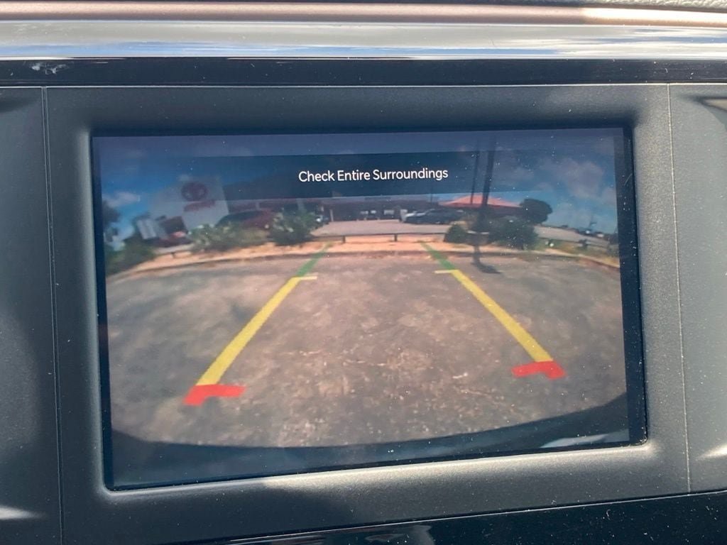 Used 2023 Chrysler Voyager LX FWD image 23