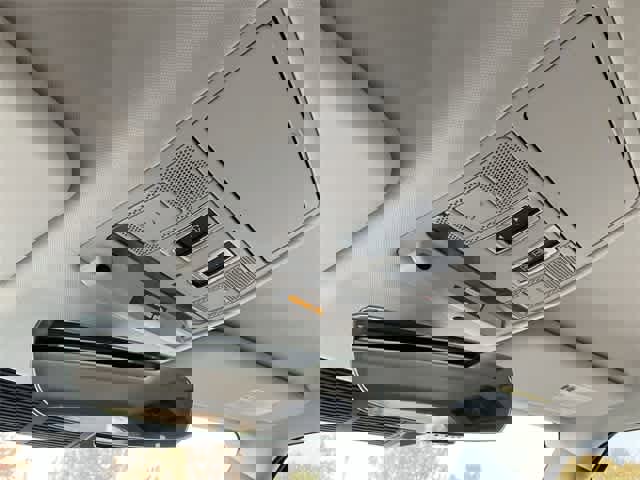 Used 2023 Land Rover Defender 110 S image 25