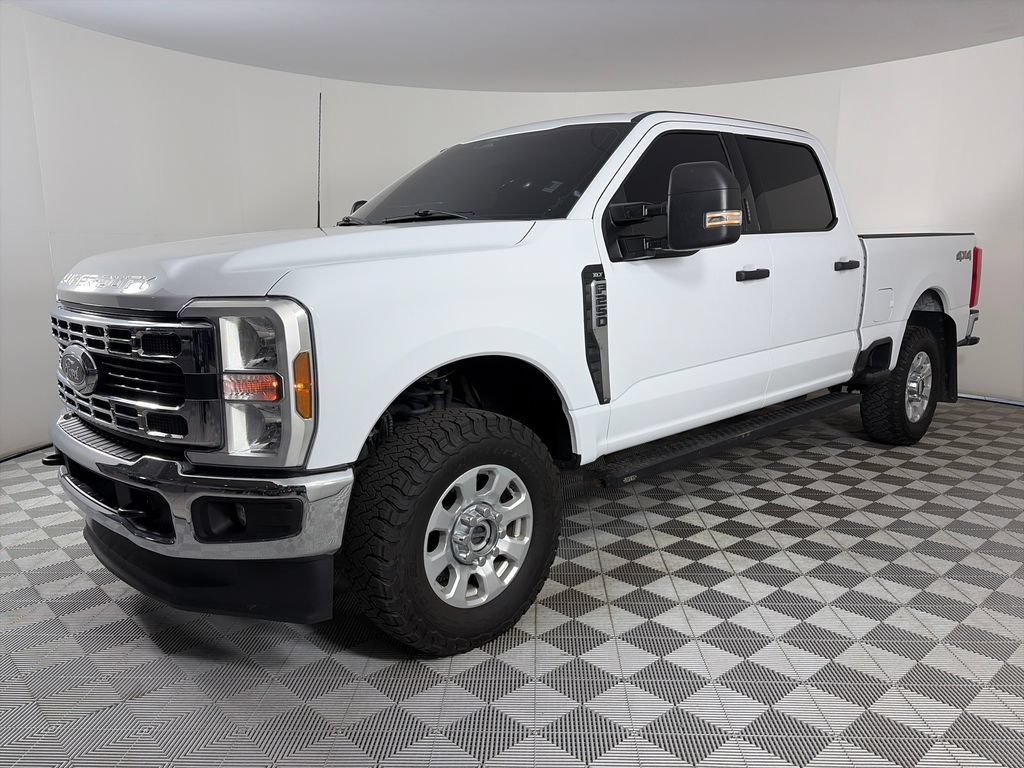 Used 2024 Ford F250 XLT AWD/4WD image 3