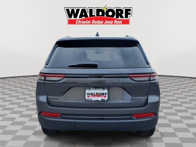 New 2025 Jeep Grand Cherokee 4WD image 4