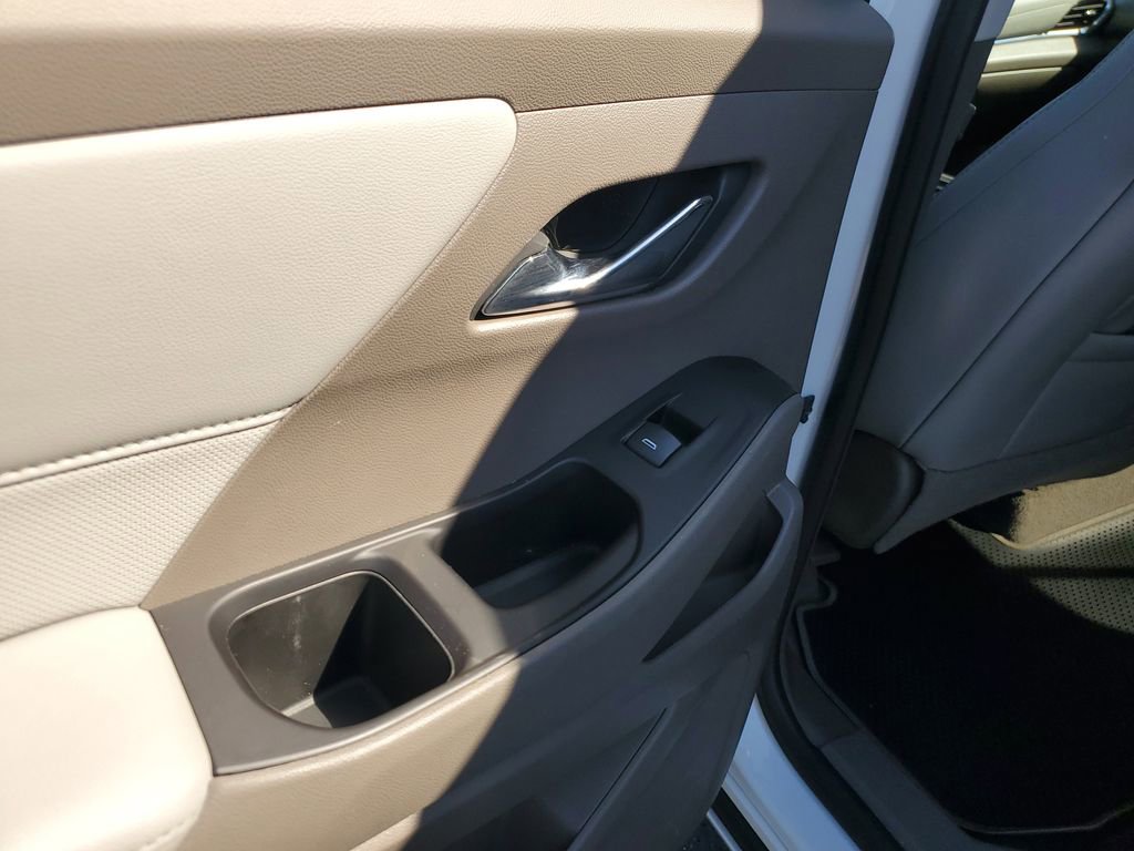 Used 2019 Chevrolet Traverse Premier w/ Driver Confidence II Package image 18
