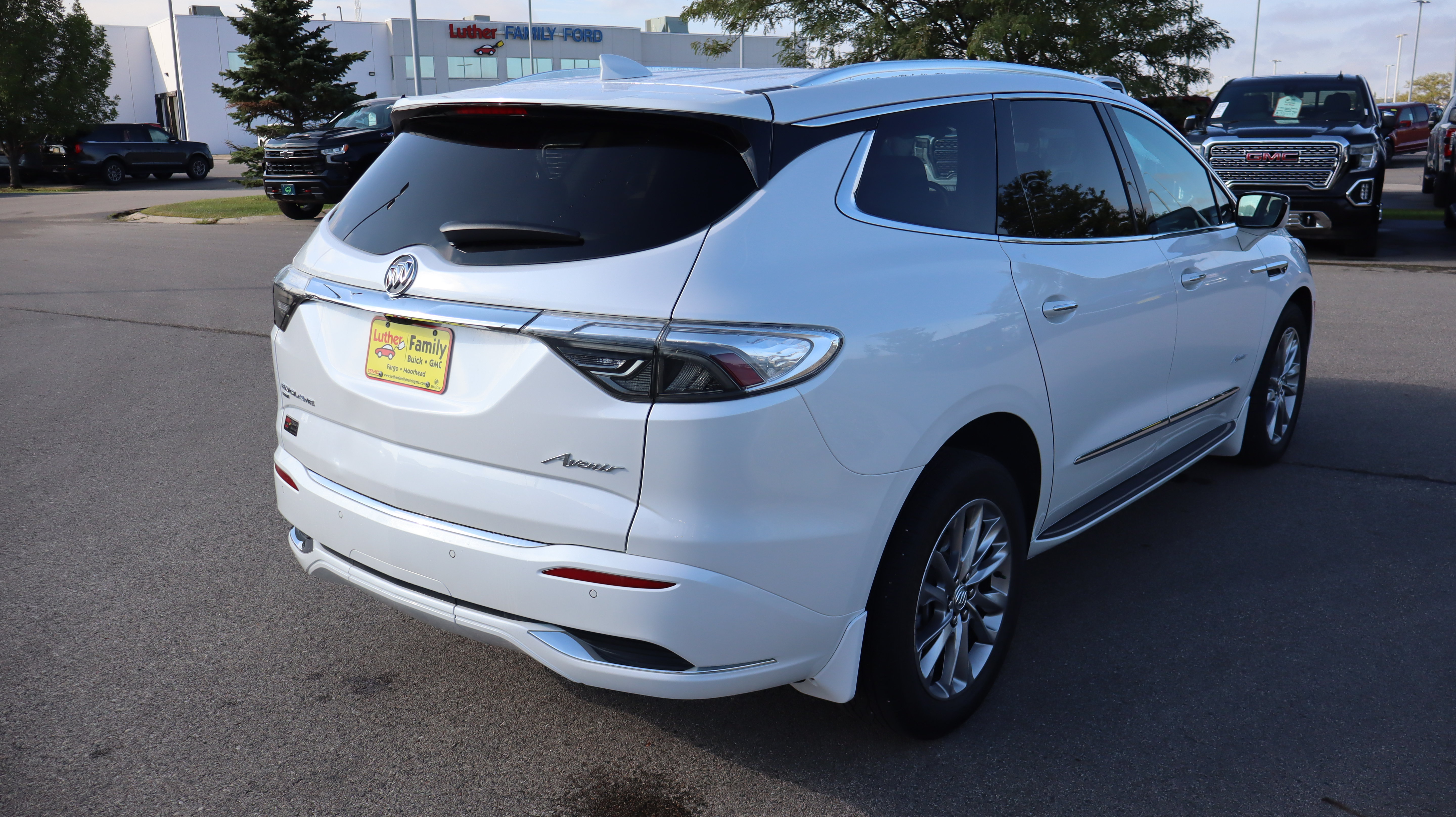 Certified 2023 Buick Enclave Avenir w/ Avenir Technology Package AWD/4WD image 7