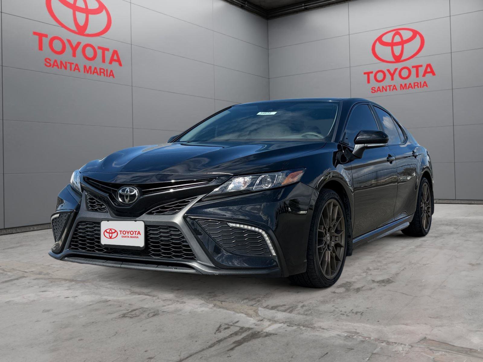 Used 2023 Toyota Camry SE FWD image 9
