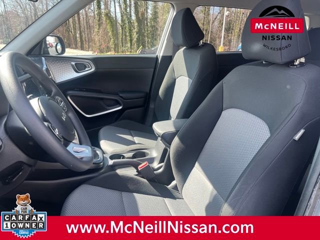 Used 2023 Kia Soul LX image 17