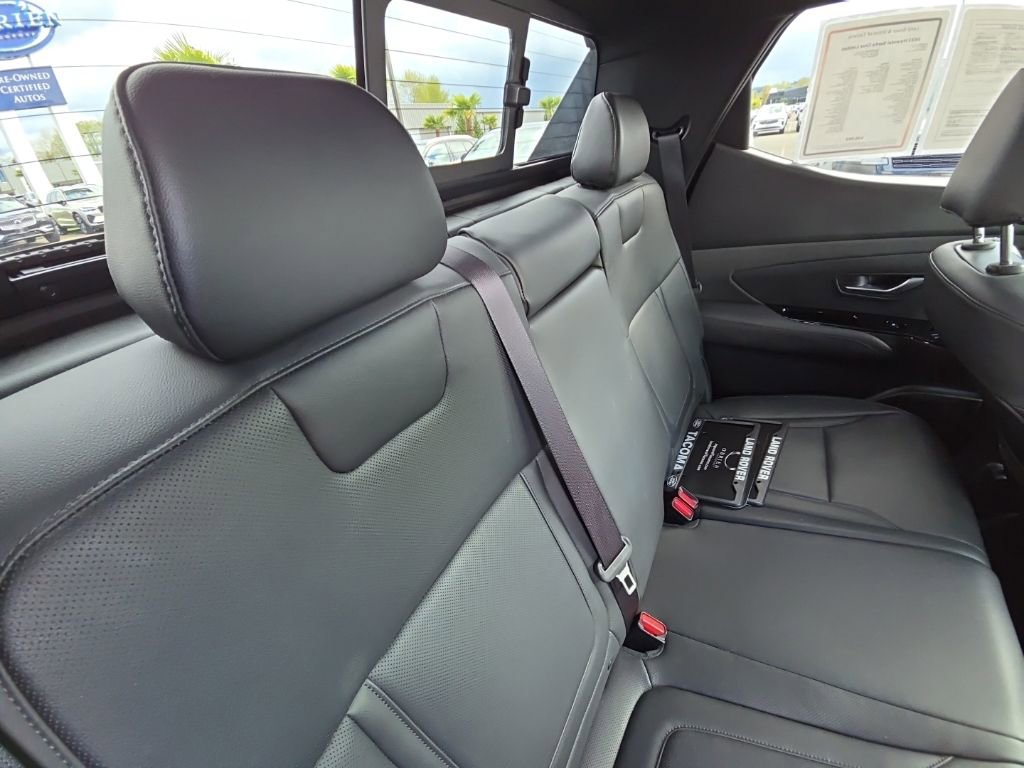 Used 2022 Hyundai Santa Cruz Limited image 18