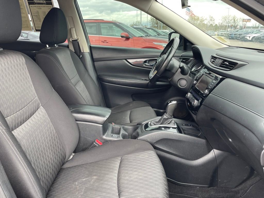 Used 2019 Nissan Rogue SV w/ Premium Package image 25