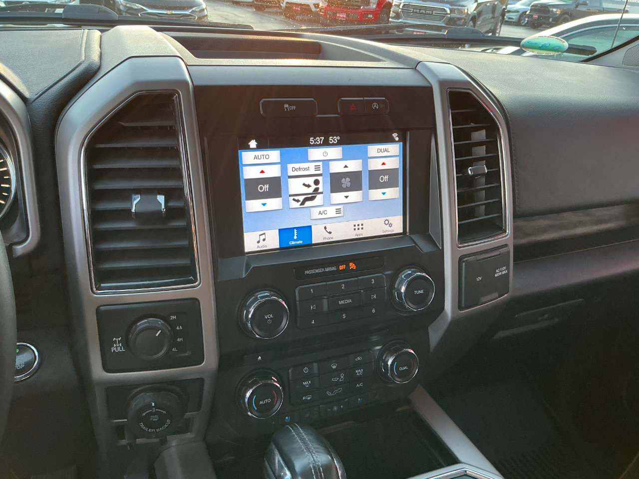 Used 2018 Ford F150 Lariat w/ Max Trailer Tow Package image 11