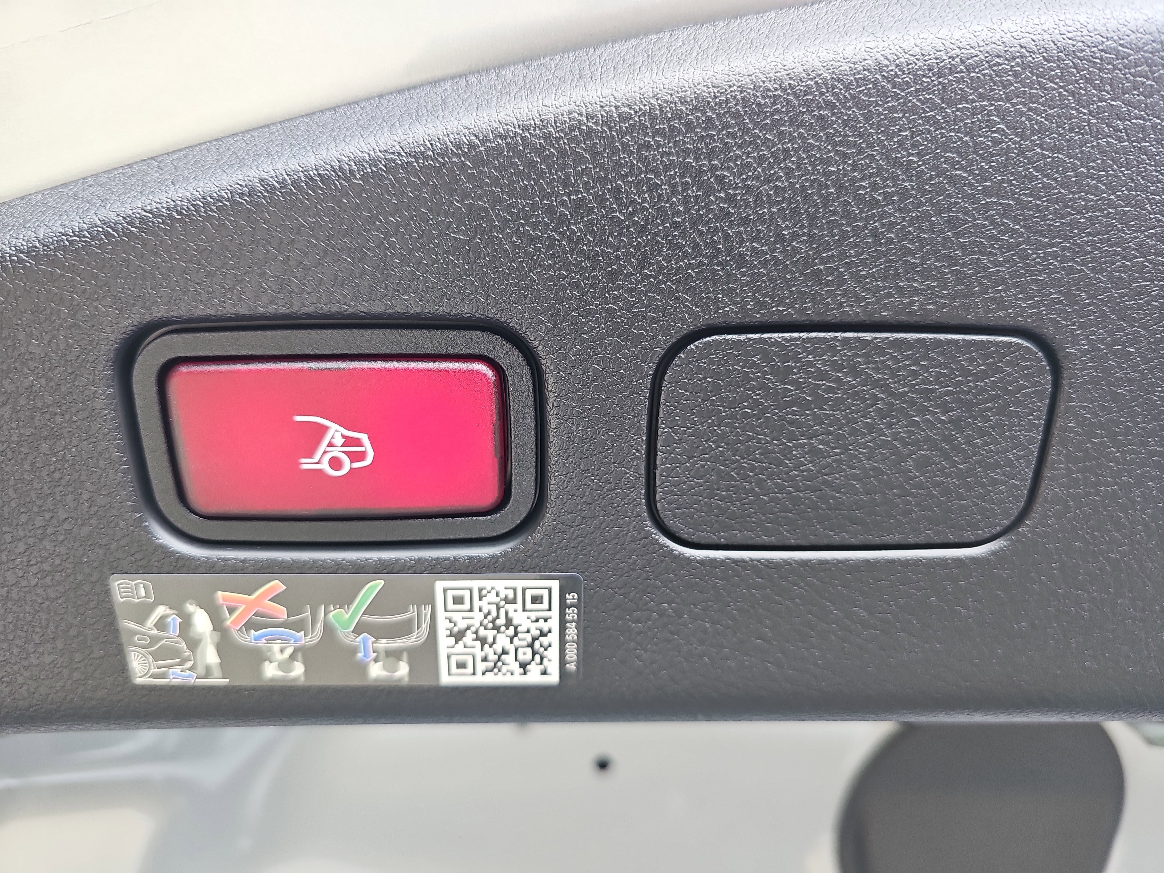 New 2026 Mercedes-Benz CLE 300 4MATIC Cabriolet image 15