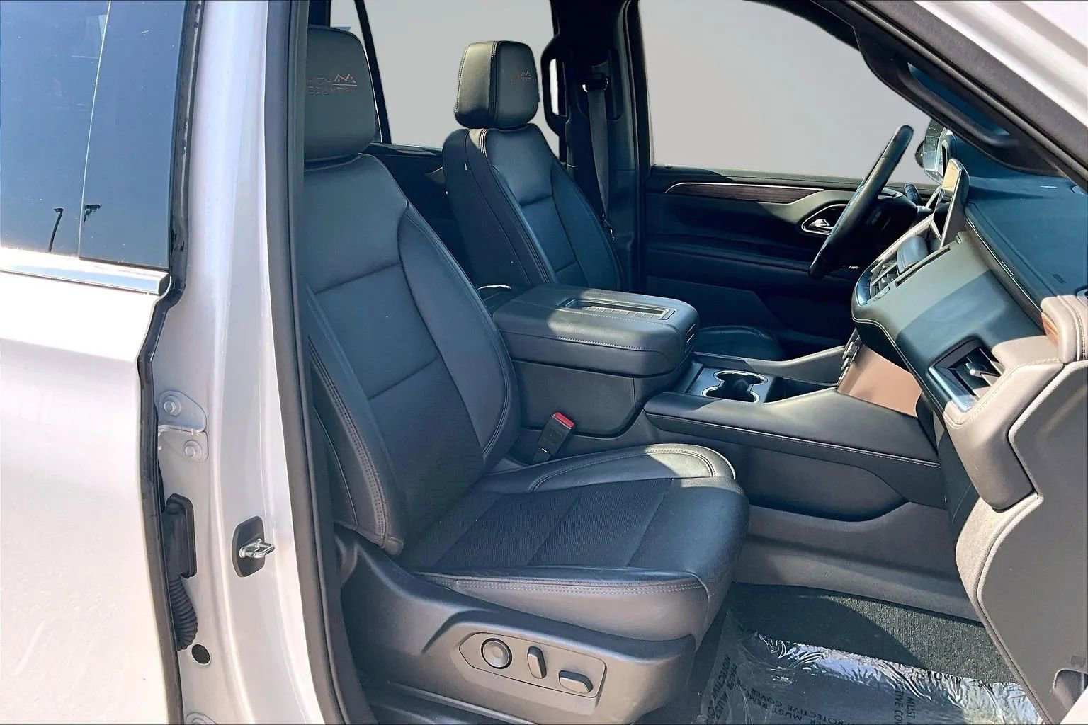 Used 2023 Chevrolet Tahoe High Country AWD/4WD image 32